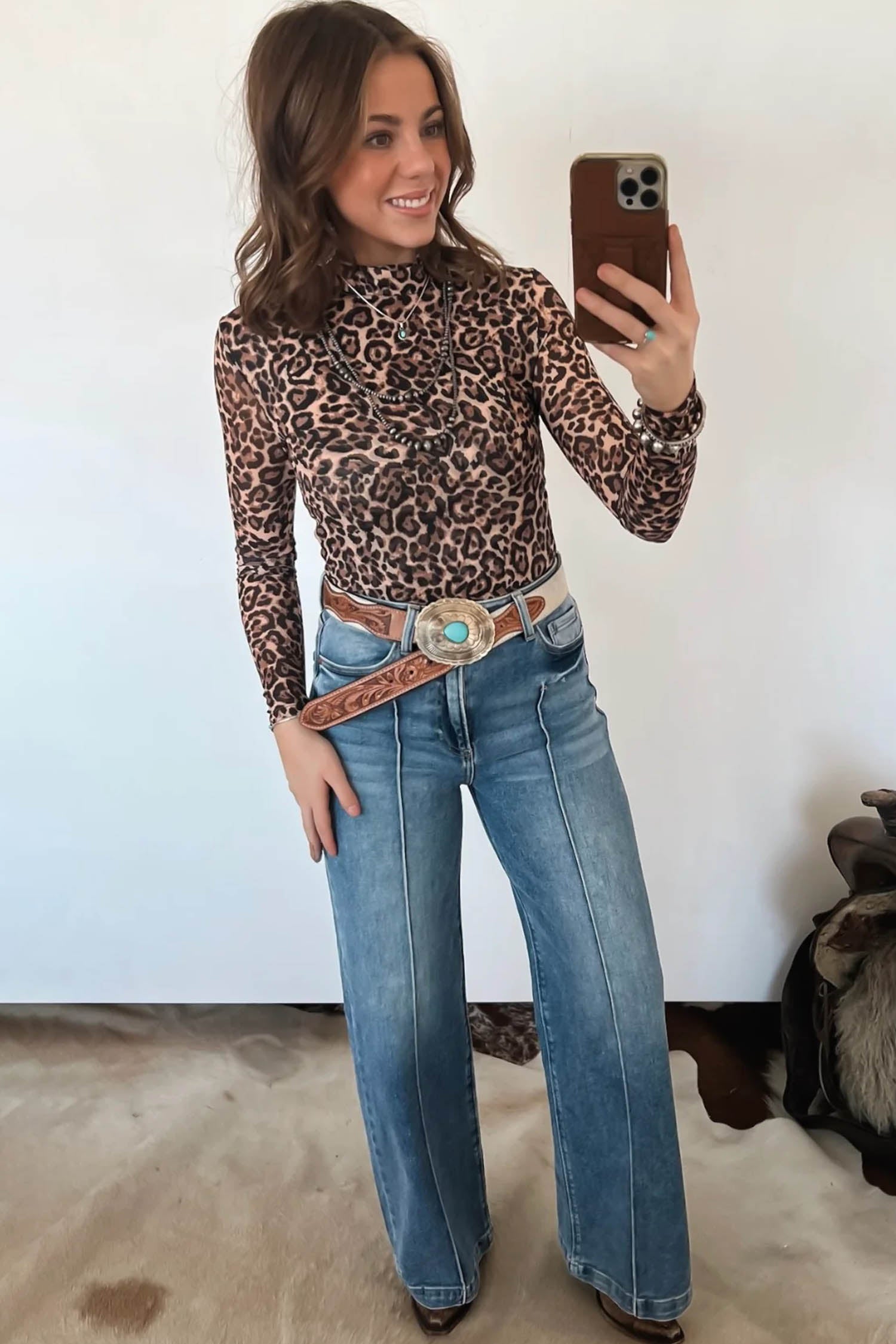 Haut léopard, manches longues, col montant, coupe slim, western — kaki