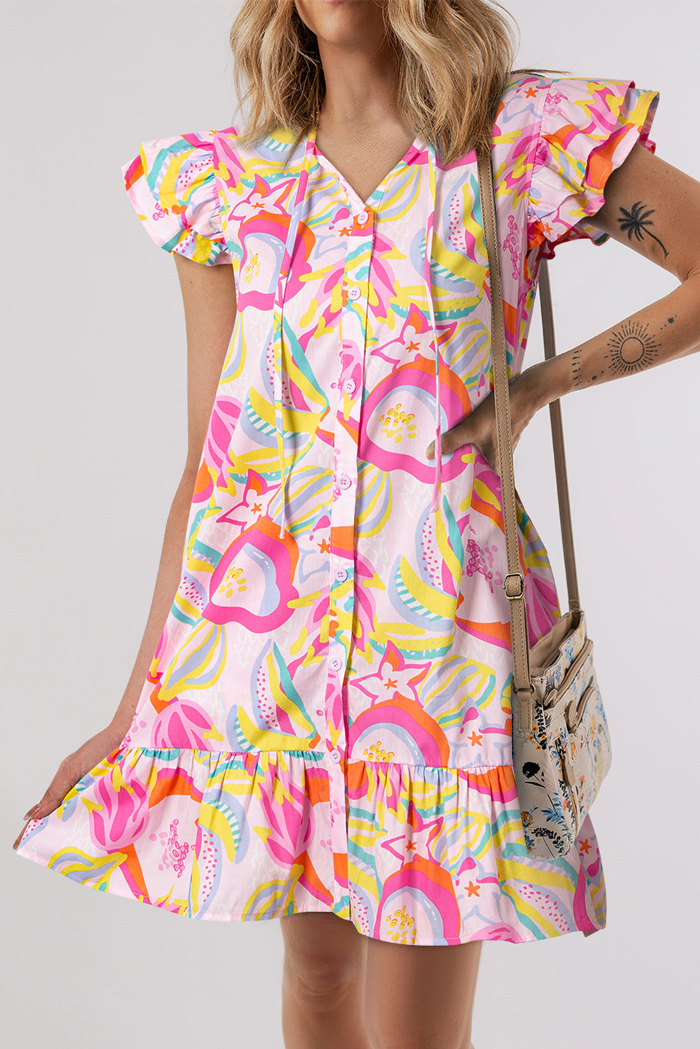 Robe boutonnée à manches flottantes et à volants floraux abstraits vert