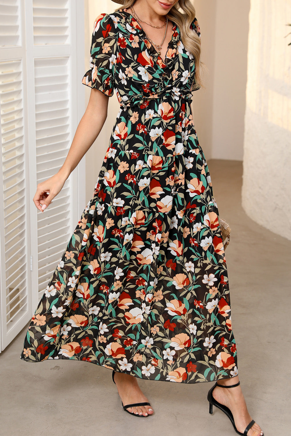 Robe longue à imprimé floral ardent et à volants, col en V, manches courtes, bleu ciel