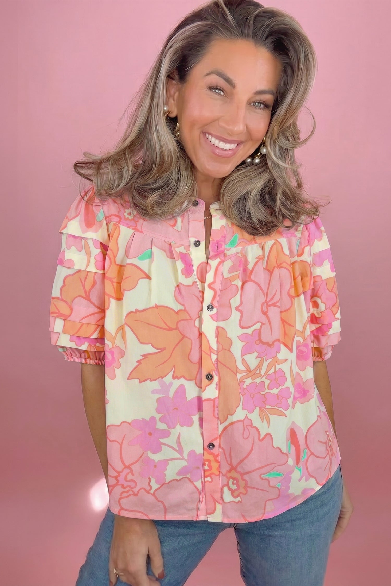 Chemise imprimé floral, manches courtes, boutonnée, pinces — rose