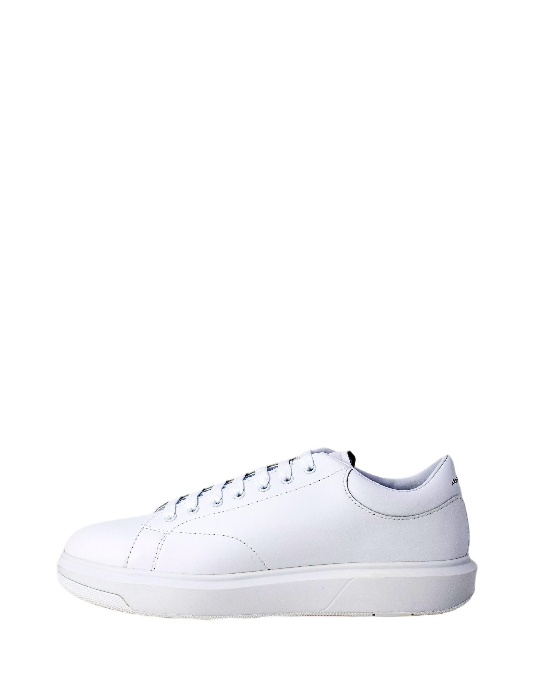 Armani Exchange Baskets homme — white
