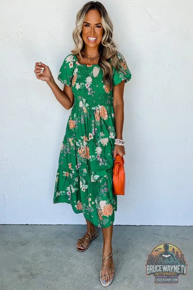 Robe midi smockée à plusieurs niveaux et imprimé floral vert - Dresses/Floral Dresses