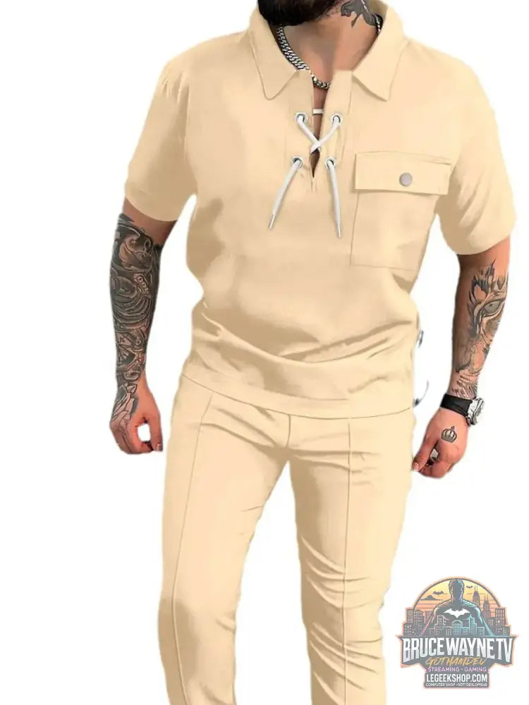 Ensemble homme grande taille en beige avec un col lacé et une poche sur le devant