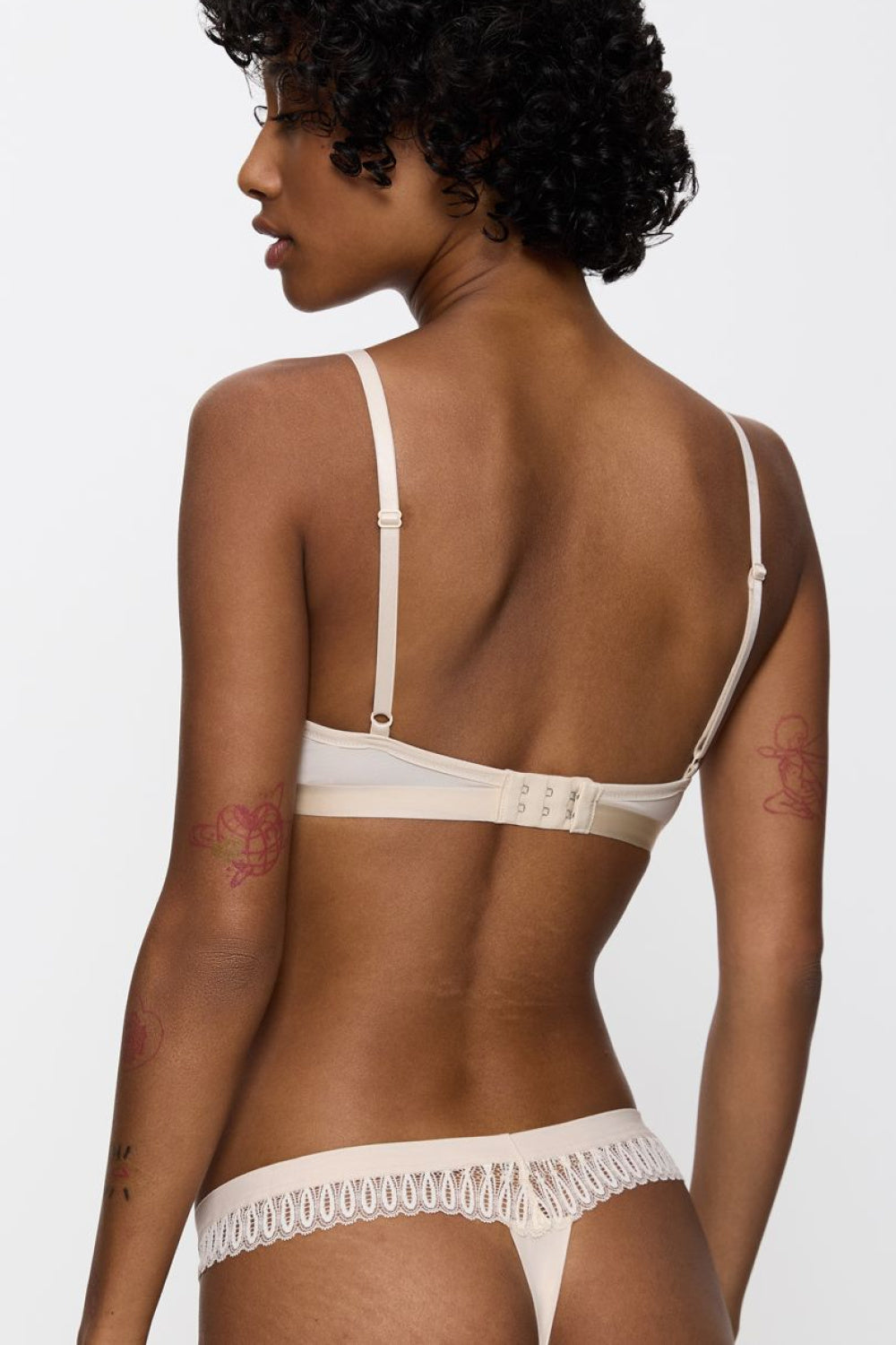 String femme Triumph Strings Strings — beige