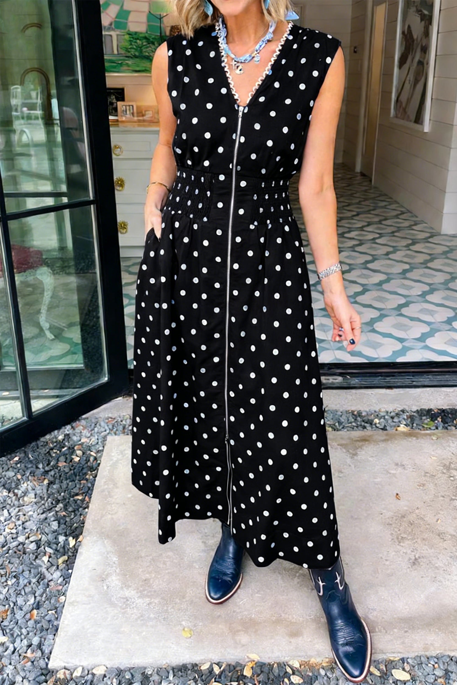Robe femme pois, zip, sans manches, col V, bordure contrastée — noir