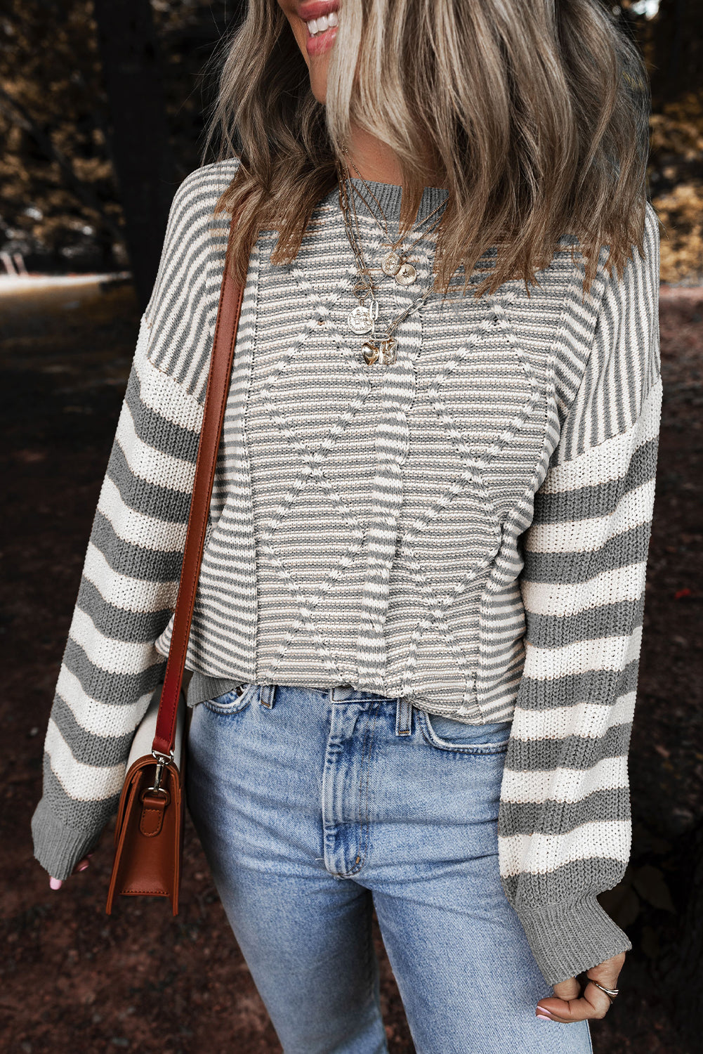 Pull femme rayé, épaules tombantes — gris