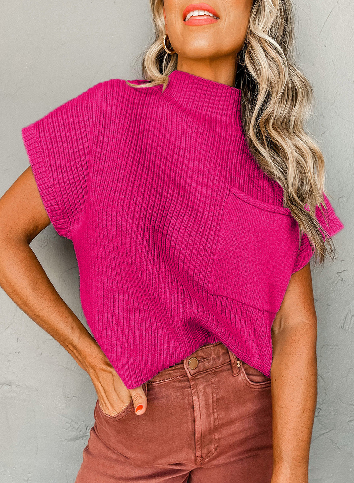 Pull femme en maille, poches, manches courtes, côtelé — rouge rose