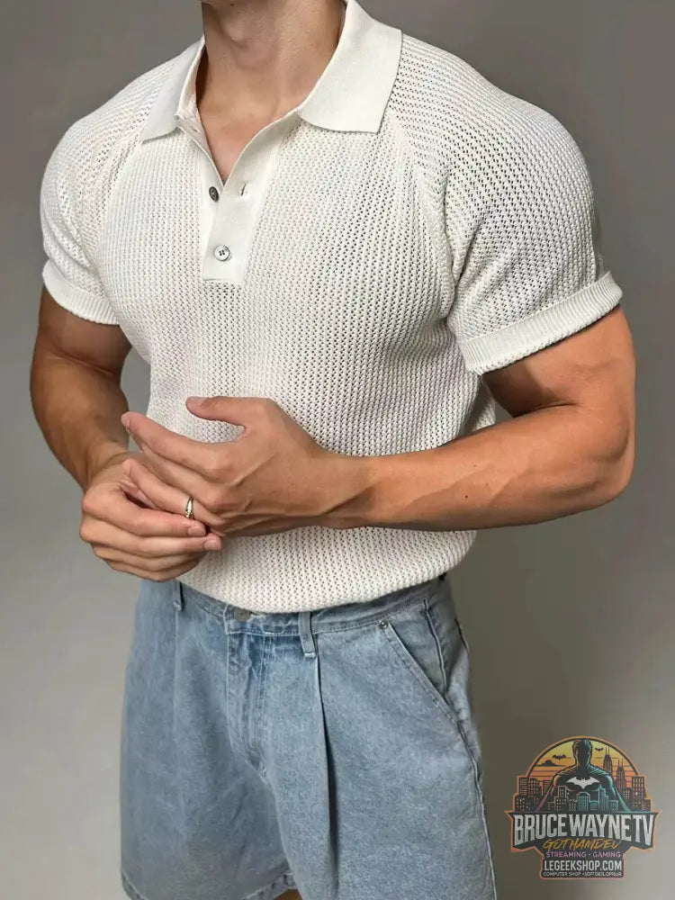 Polo texturé homme grande taille en beige avec col blanc, idéal pour un look décontracté et élégant