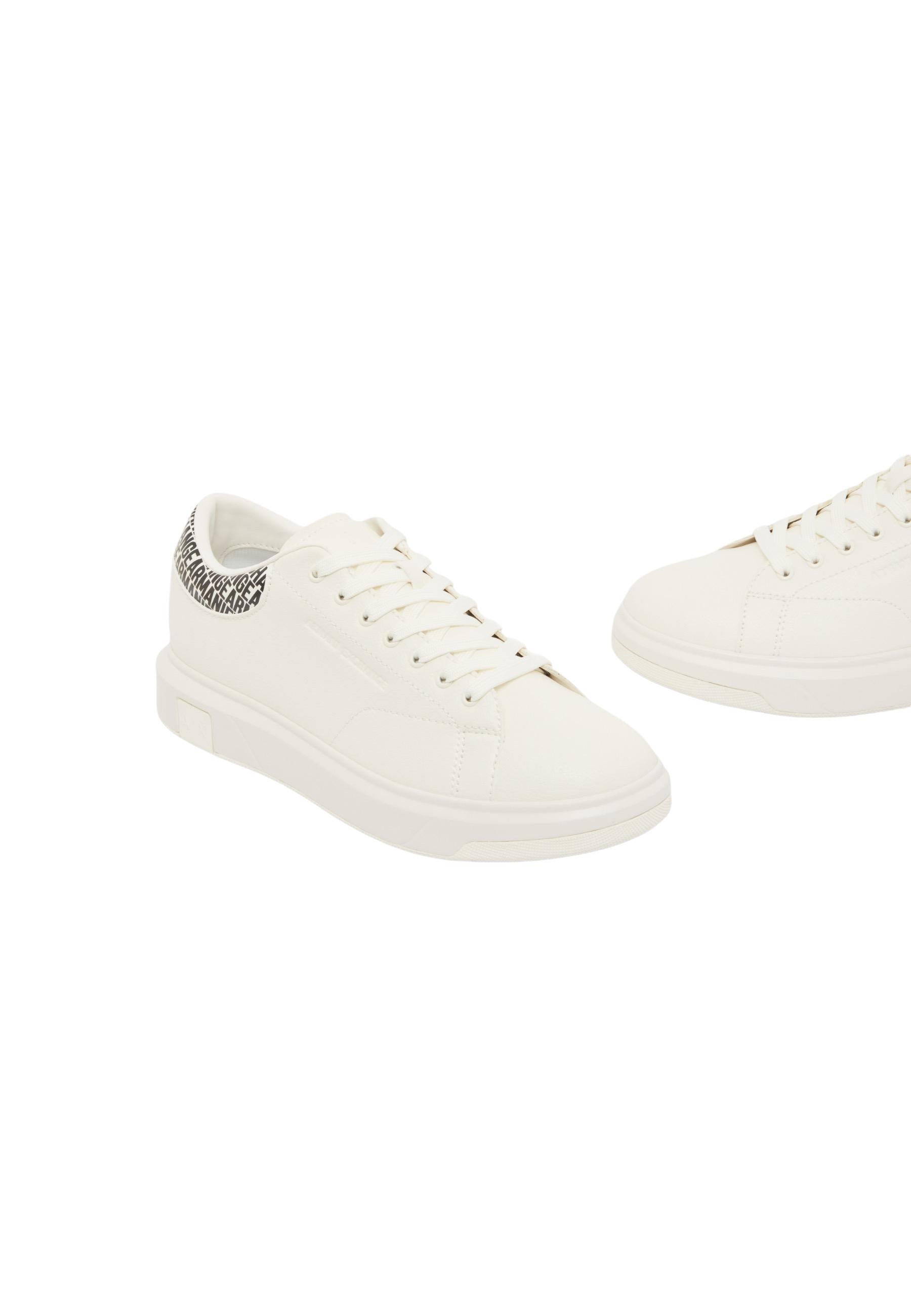 Armani Exchange Baskets homme — white