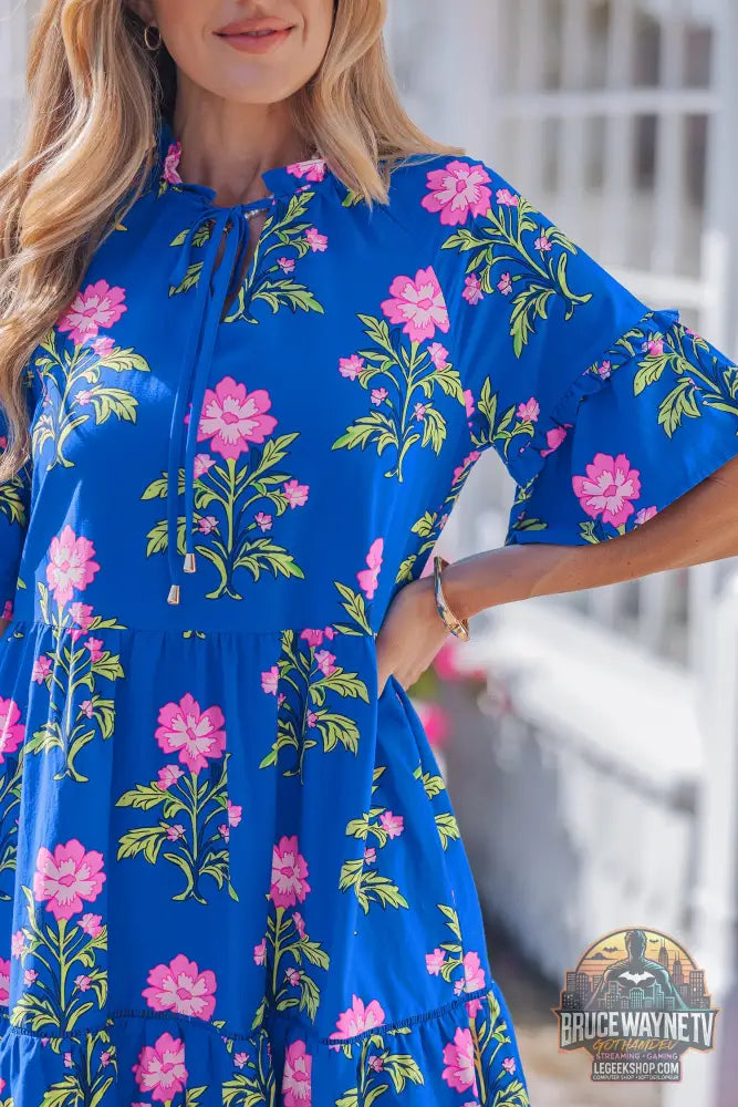 Robe à fleurs ample bleue à col en V et manches courtes - Dresses/Floral Dresses
